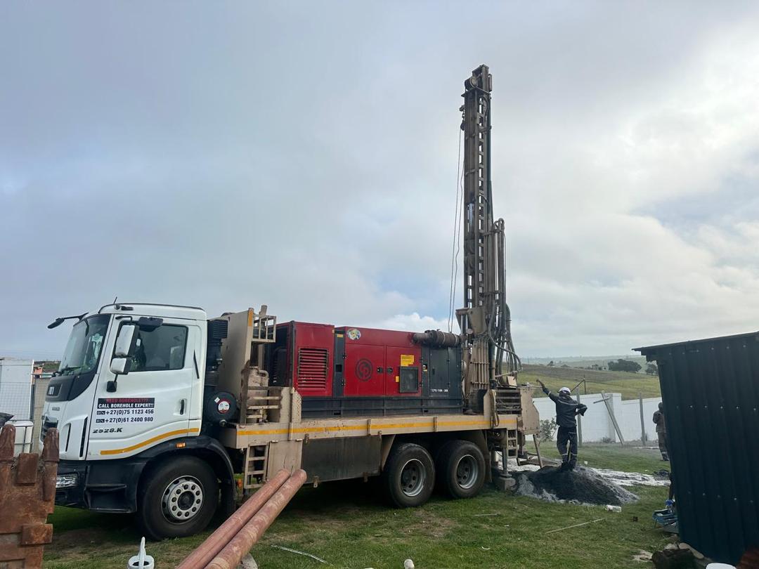 Everest Drilling rig on site